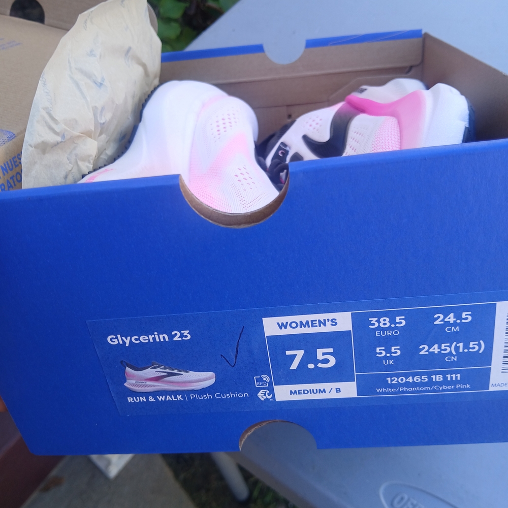 Brooks Women's Pink Running Shoes - Picture 12 of 13